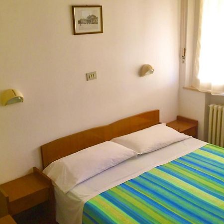 Hotel Alessi** רימיני מראה חיצוני תמונה