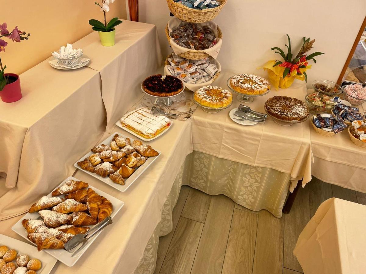 Hotel Alessi** רימיני מראה חיצוני תמונה
