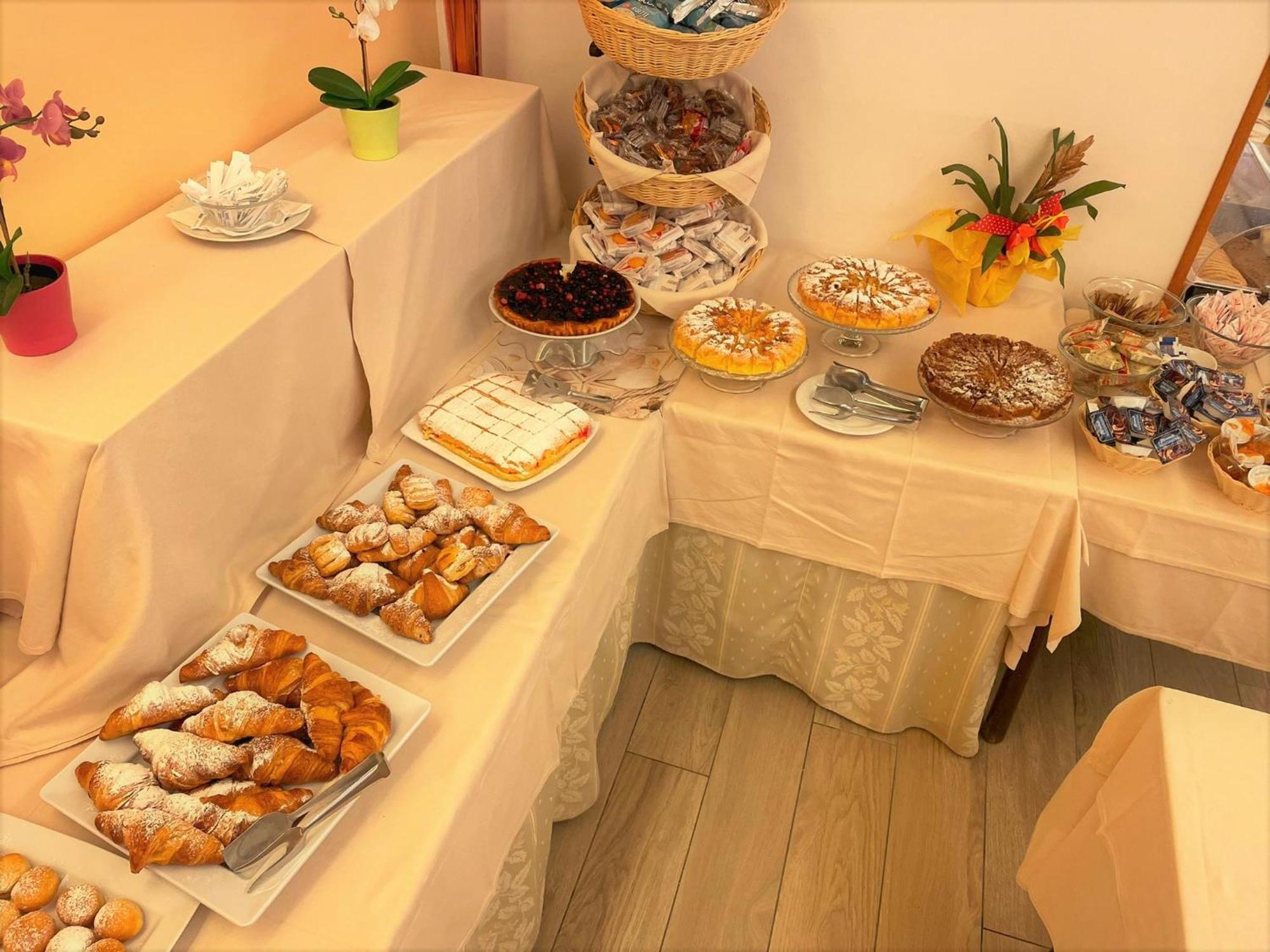 Hotel Alessi** רימיני מראה חיצוני תמונה